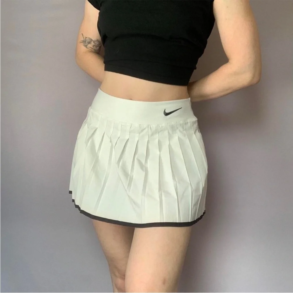 NIKE DRI FIT Pleated Tennis Skort White Black Size Large